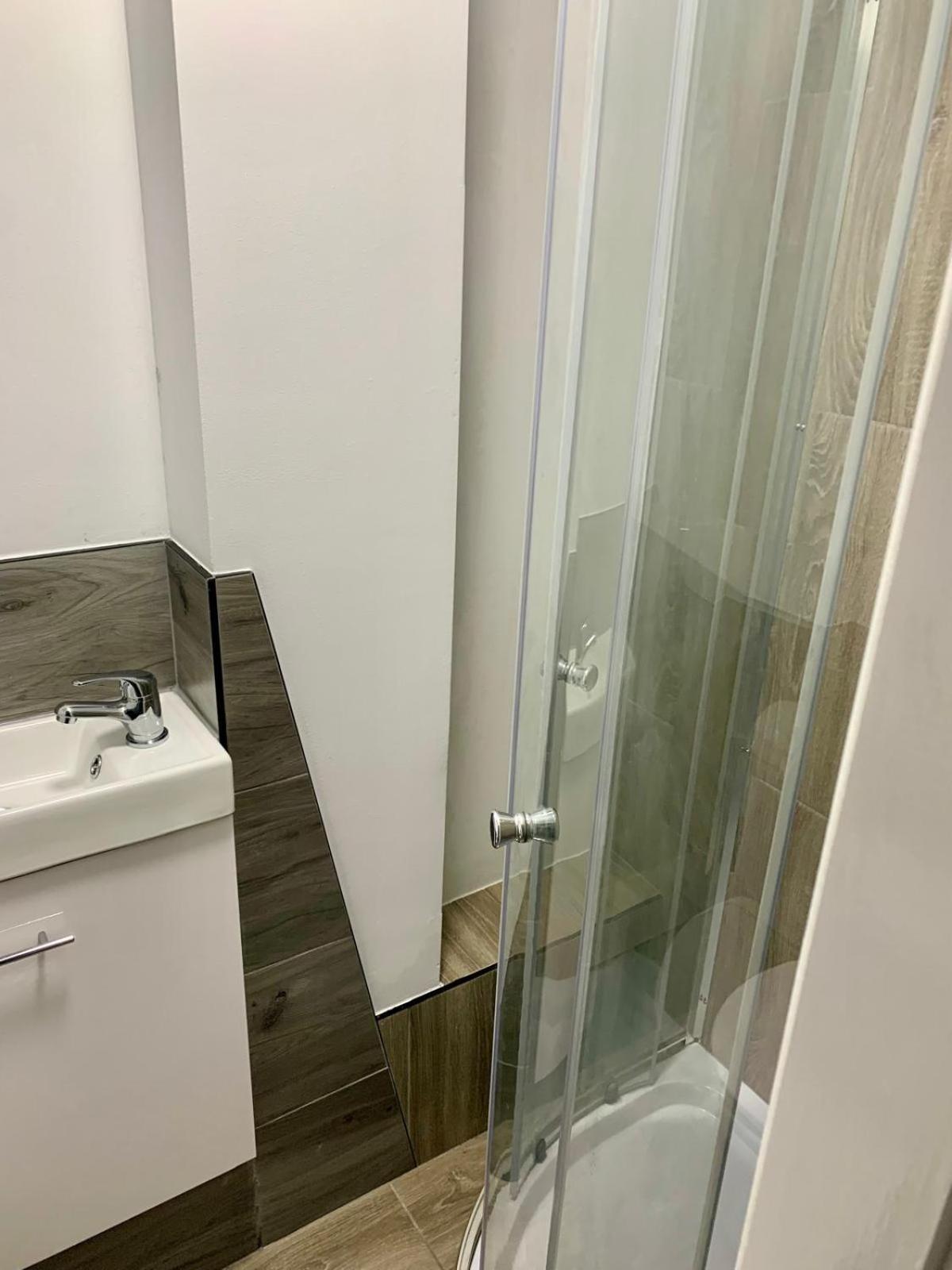 M4M Rooms- Ng8 5Np Room 1 노팅엄 외부 사진
