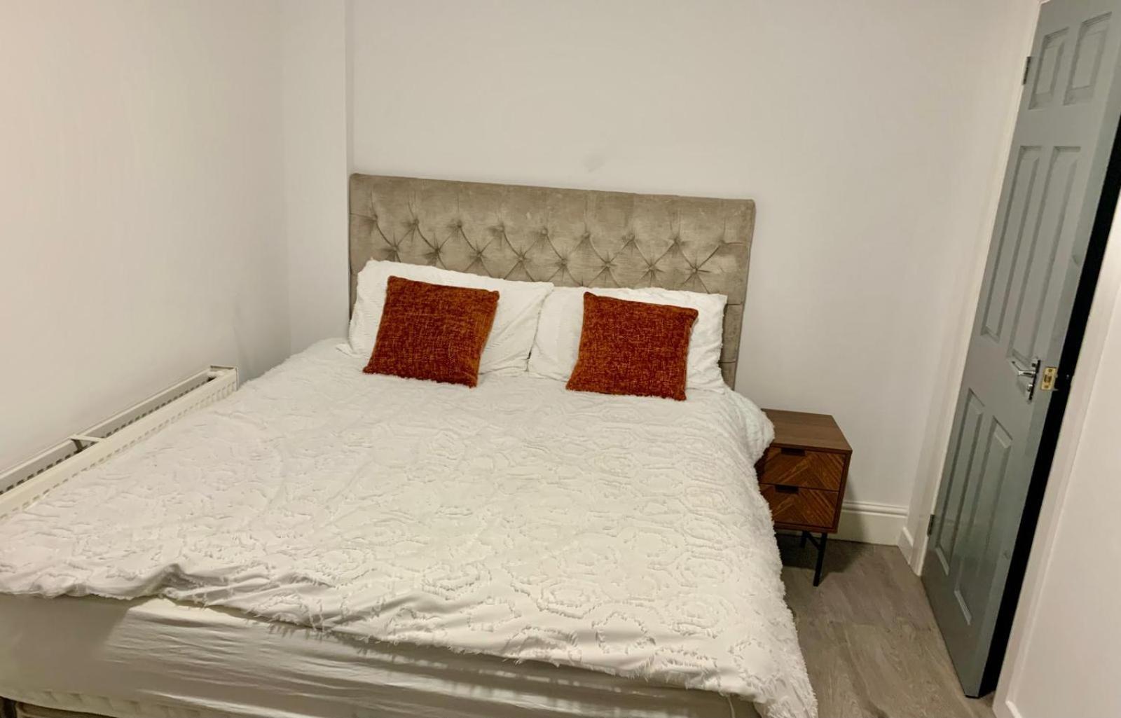 M4M Rooms- Ng8 5Np Room 1 노팅엄 외부 사진