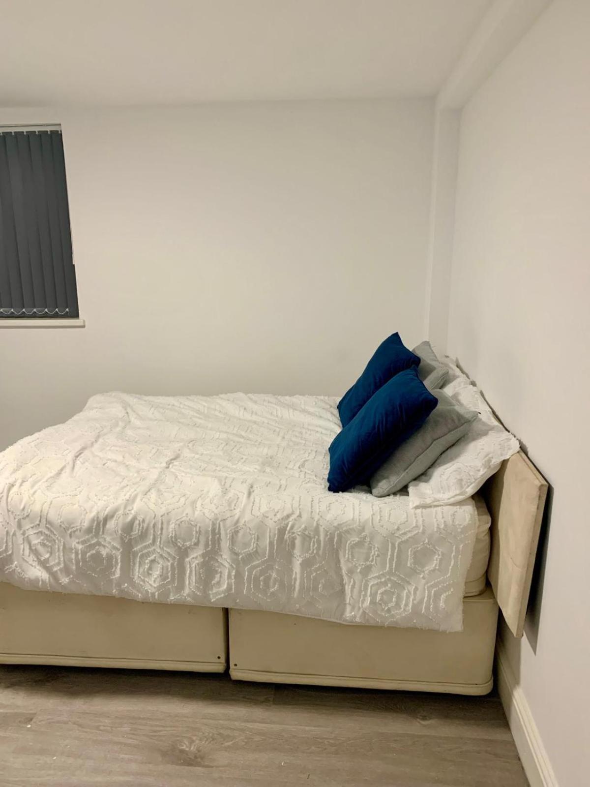 M4M Rooms- Ng8 5Np Room 1 노팅엄 외부 사진